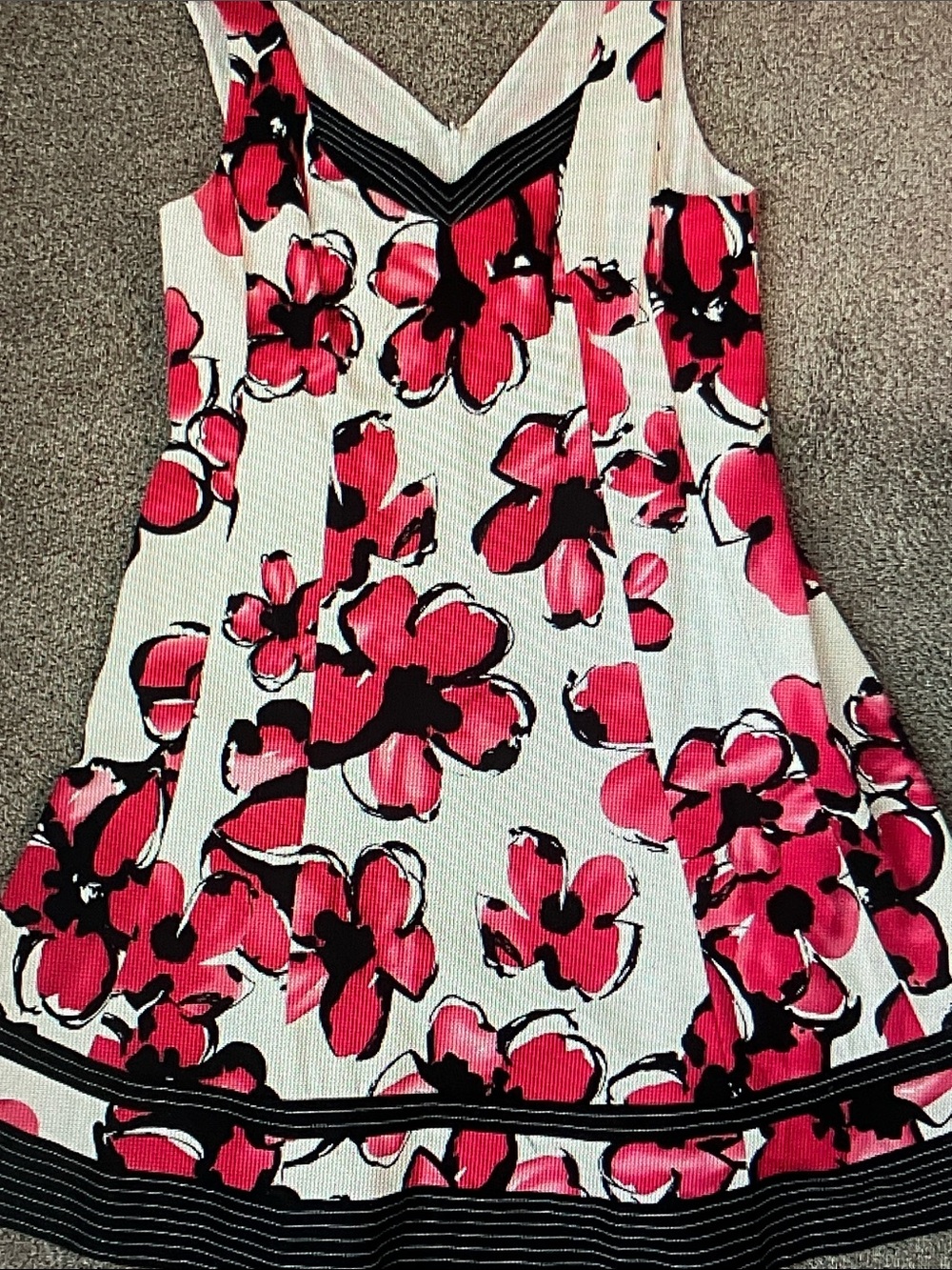 Jones Studio Pink and Black Floral A-Line Dress with V-Neck Trim
